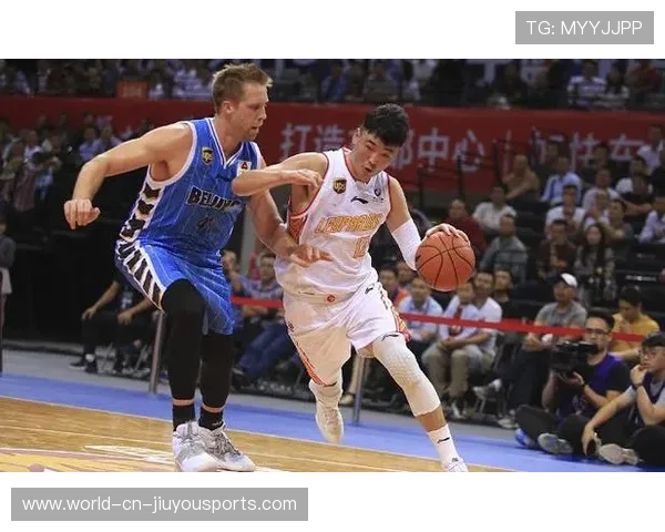 汉密尔顿与裁判争论 汉密尔顿与裁判争论