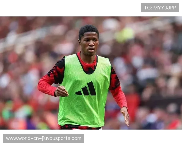 曼联青训新星闪亮登场,球队年轻化进程加速